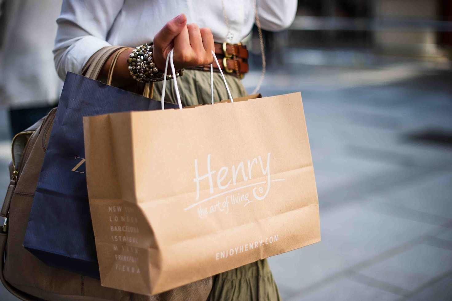 The Role of AI in Enhancing Your Shopping Journey